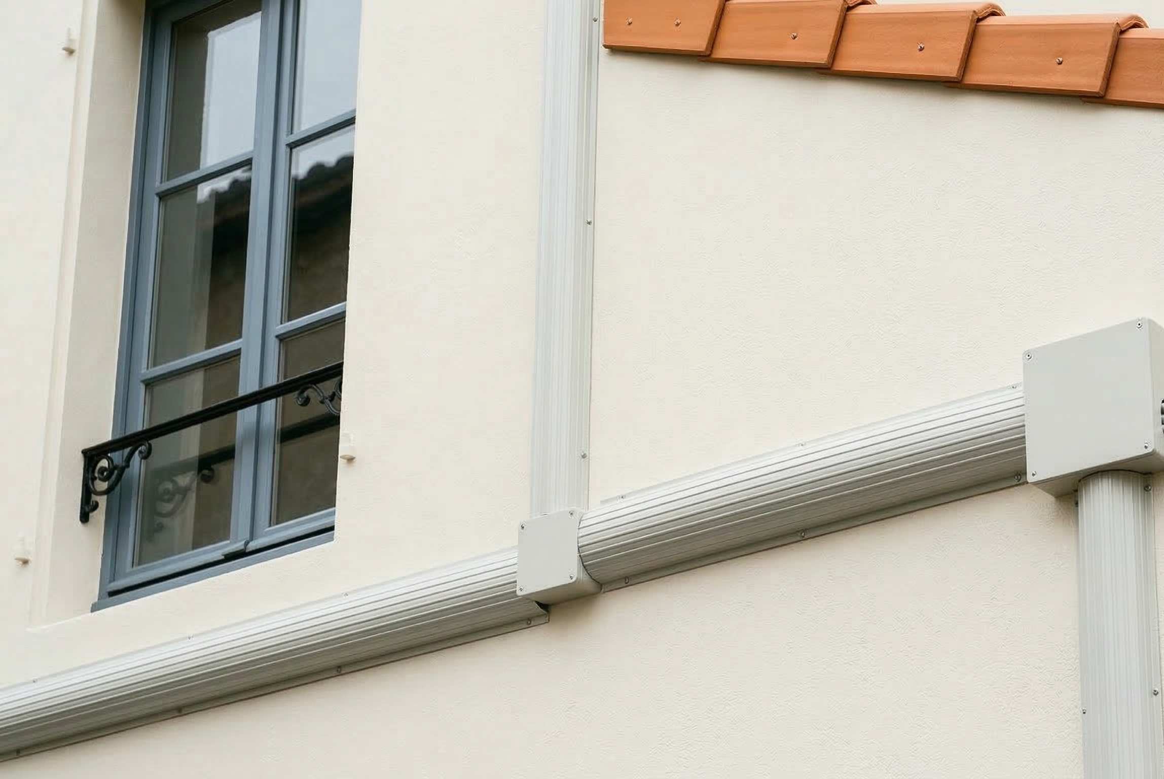 Câbles en façade et fibre optique : comment préserver l'esthétique de votre bâtiment ?