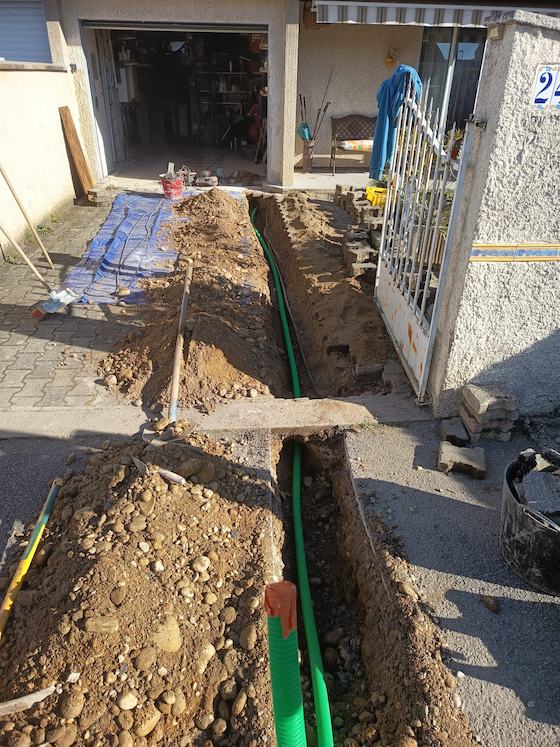 Avant tranchée fibre optique dallage pavés autobloquants Valence 26